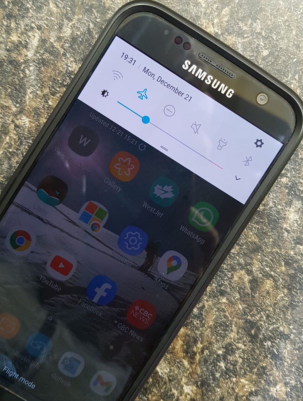 Keep your Phone Battery from Dying in Cold Weather | Alisen Dopf